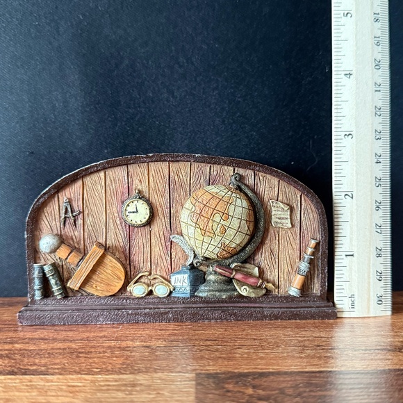 Desk Decor - Picture 14 of 16